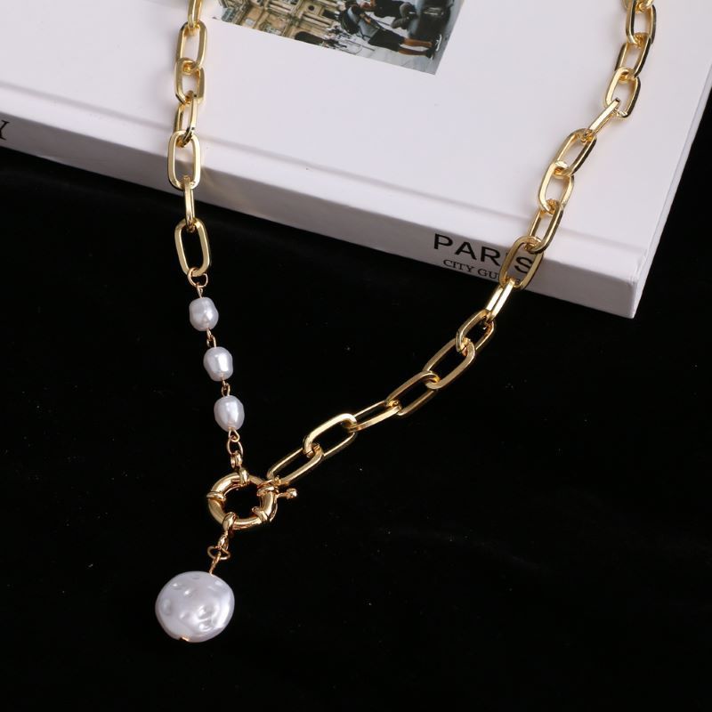 Baroque Alien Pearl Pendant Necklace